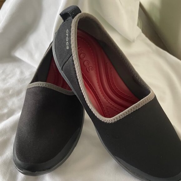 Crocs Women 8 W Casual Black Slip Ons – BN - Picture 1 of 11